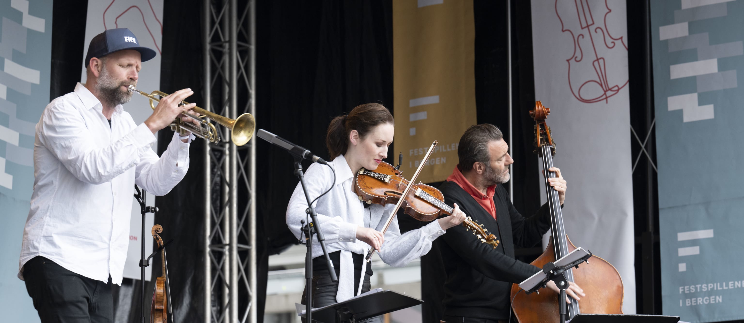 Ragnhild Hemsing, Mathias Eick & Mats Eilertsen. Foto: Thor Brødreskift